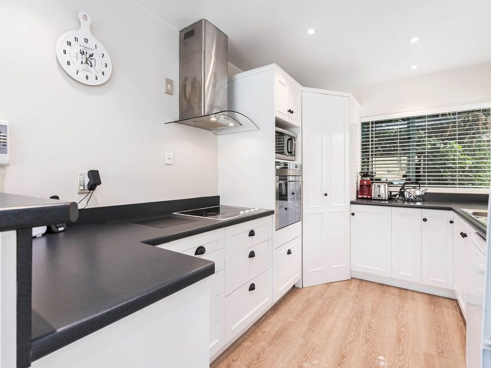Apartment | Private kitchen | Full-size fridge, microwave, oven, stovetop