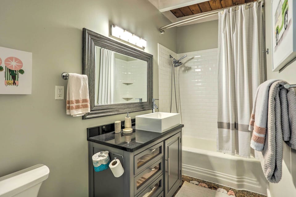 Full Bathroom