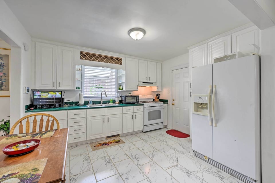 Kitchen | Coffee Maker | Toaster Oven