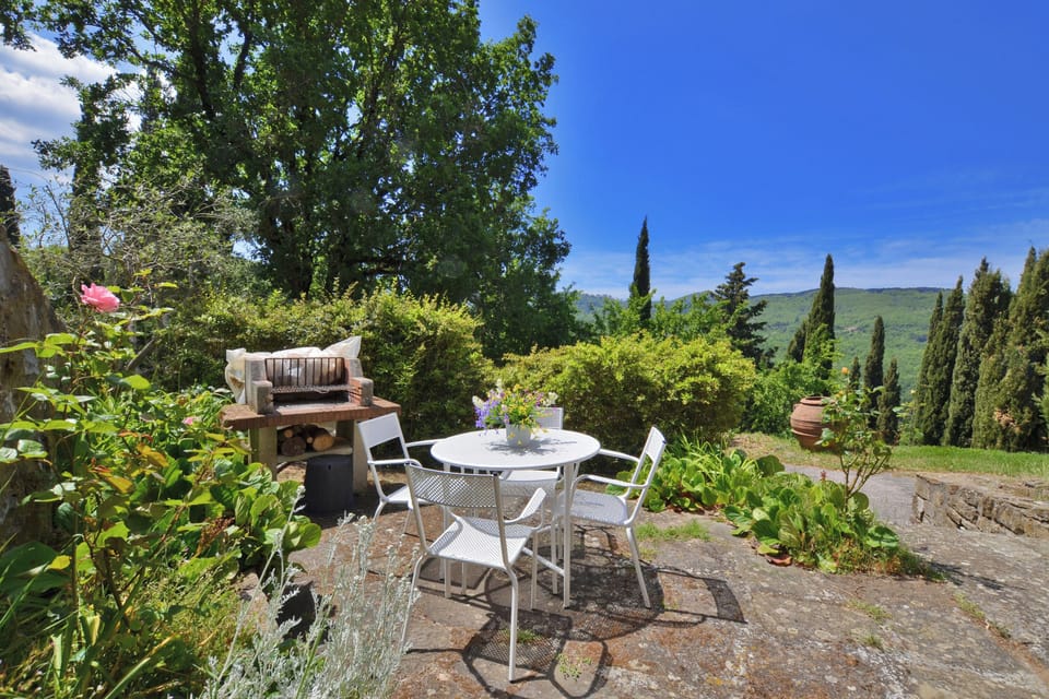 Family Villa, Multiple Bedrooms, Fireplace, Mountainside (Villa La Chiesina) | Outdoor dining