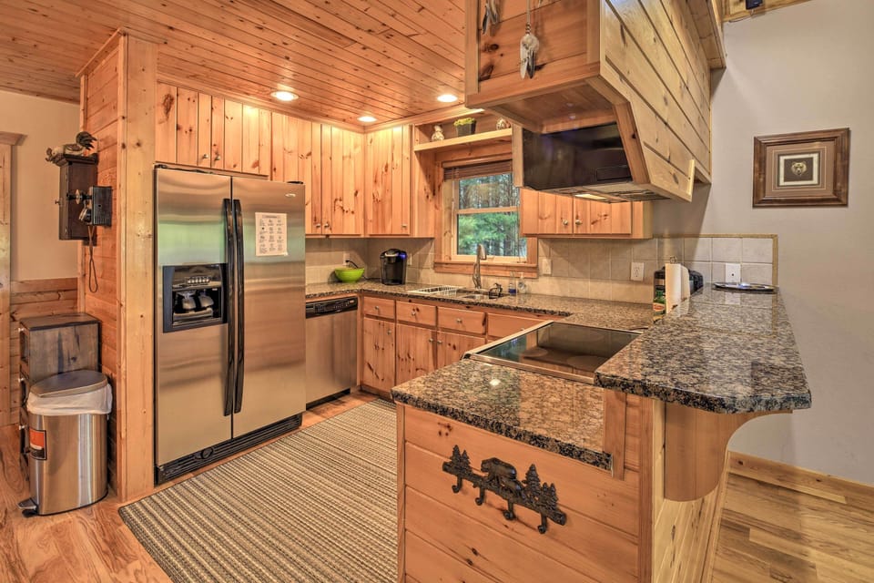 Kitchen | Main Level | Fully Equipped | Coffee Maker | Dishware/Flatware