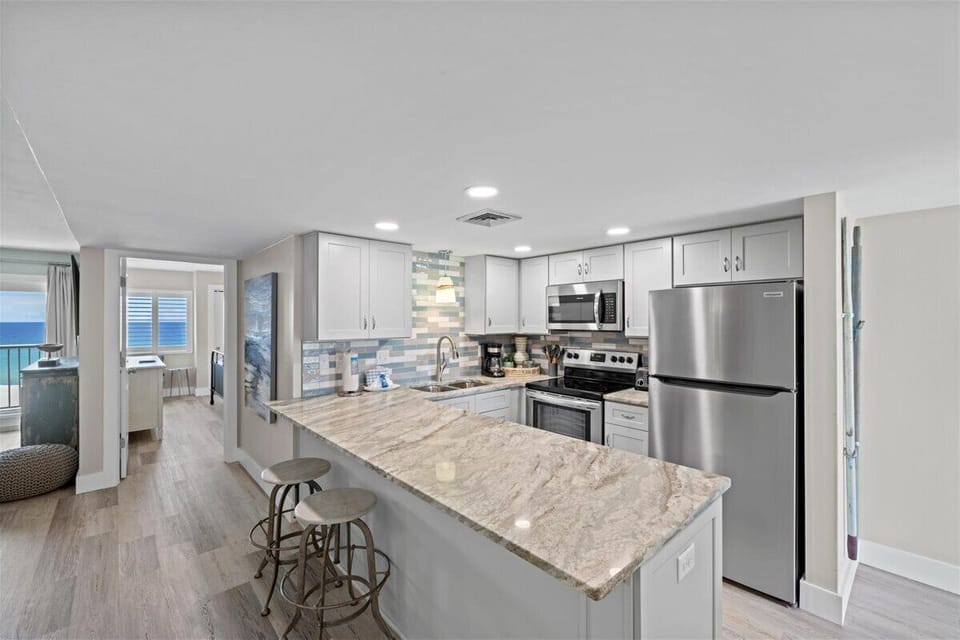 HSRC 608 Breakfast Bar/Kitchen