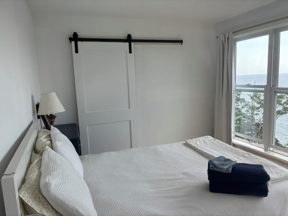 second floor "guest" (full bed)