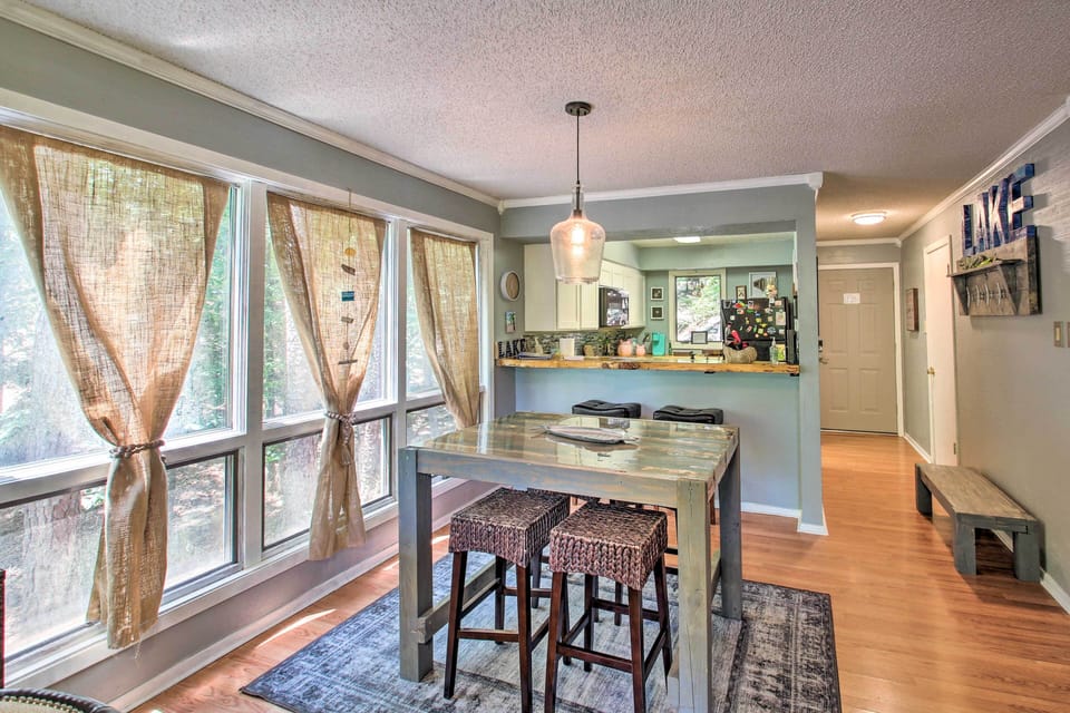 Dining Area | Dishware/Flatware | Trash Bags/Paper Towels