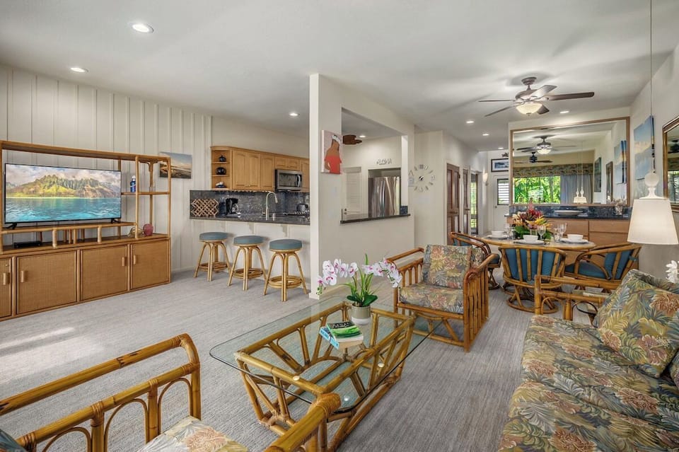 Manualoha 1005 Spacious, Open Living, Dining, Kitchen Concept