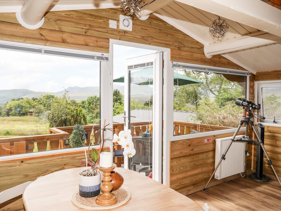 Cottage | Dining