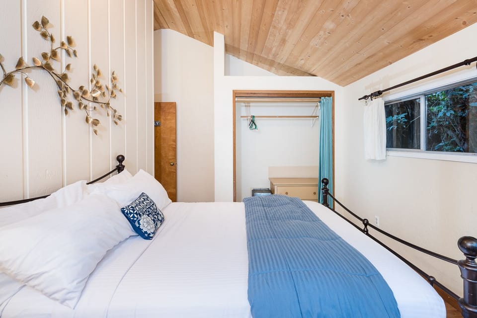 Second downstairs bedroom