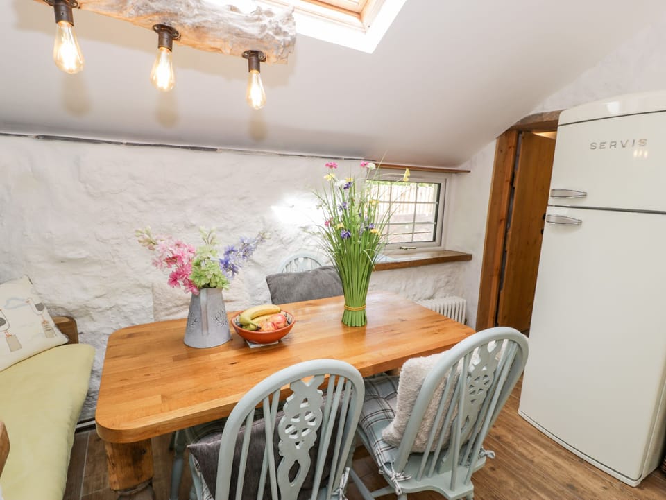 Cottage | Interior