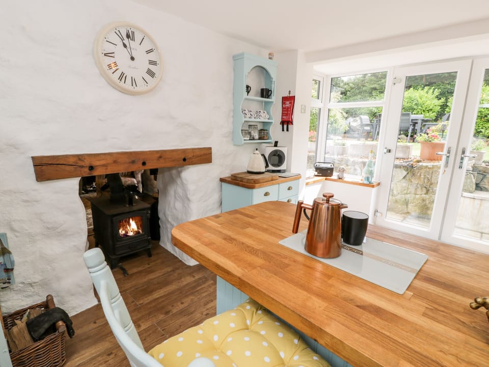 Cottage | Interior