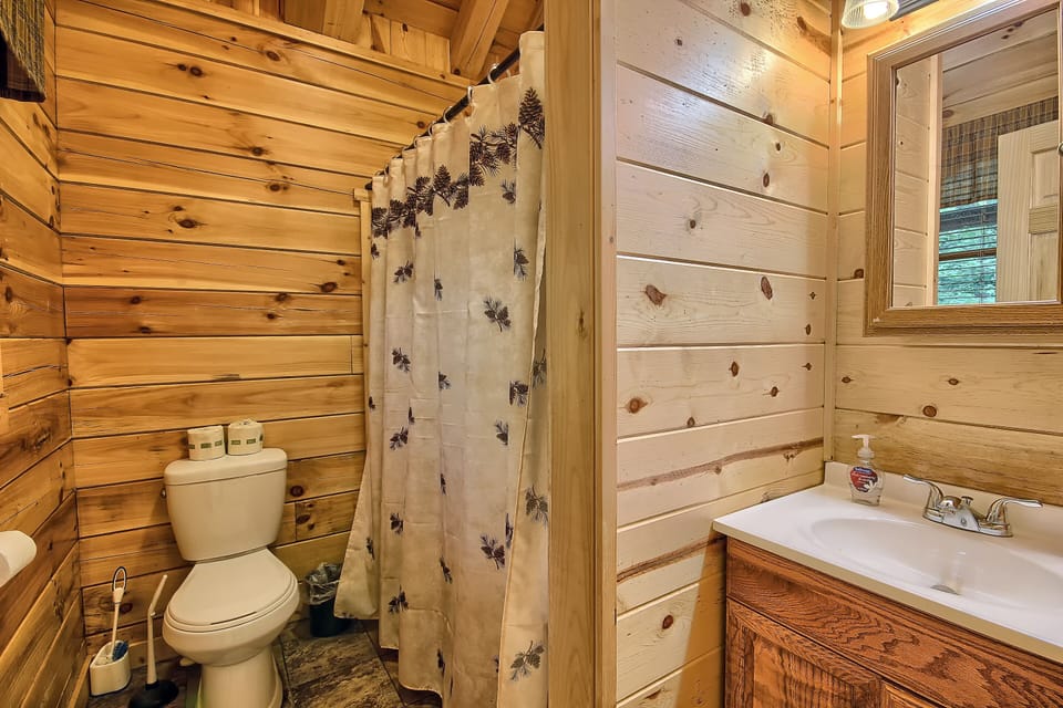 Full Bathroom, with Shower Tub