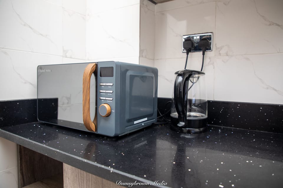 Apartment | Private kitchen | Fridge, microwave, oven, electric kettle