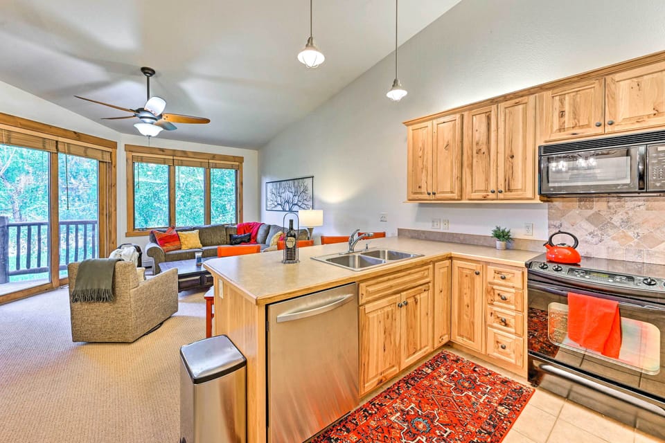 Kitchen | Toaster Oven | Blender | Coffee Maker