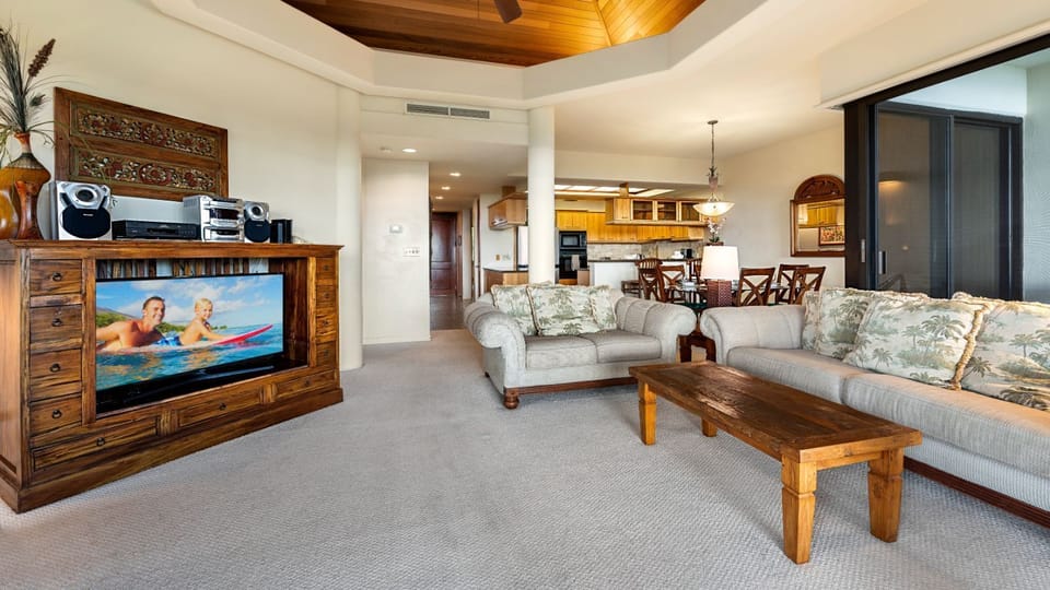 Relax and unwind in air-conditioned comfort at Mauna Lani Point H201