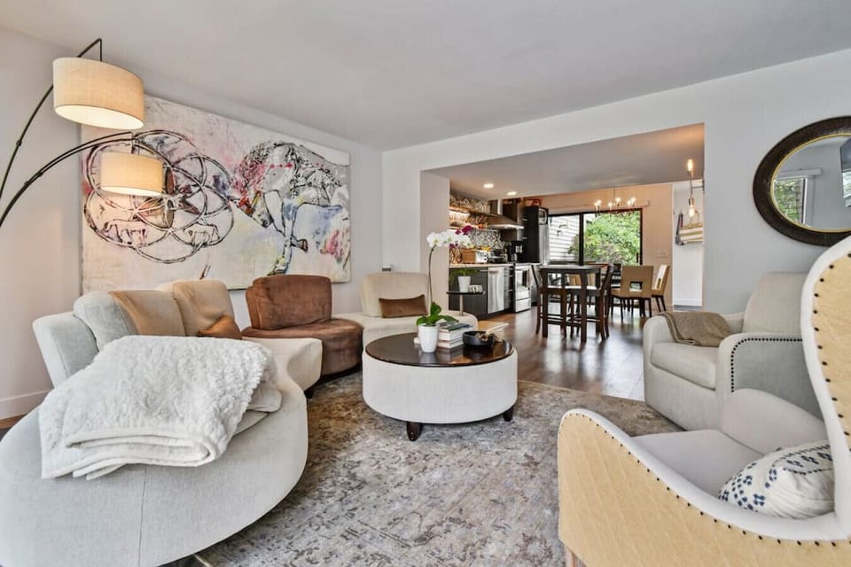 Relaxing & Sophisticated Living Room