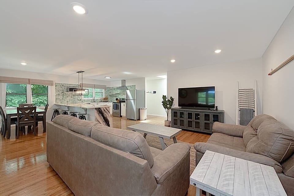 Living Room (1)