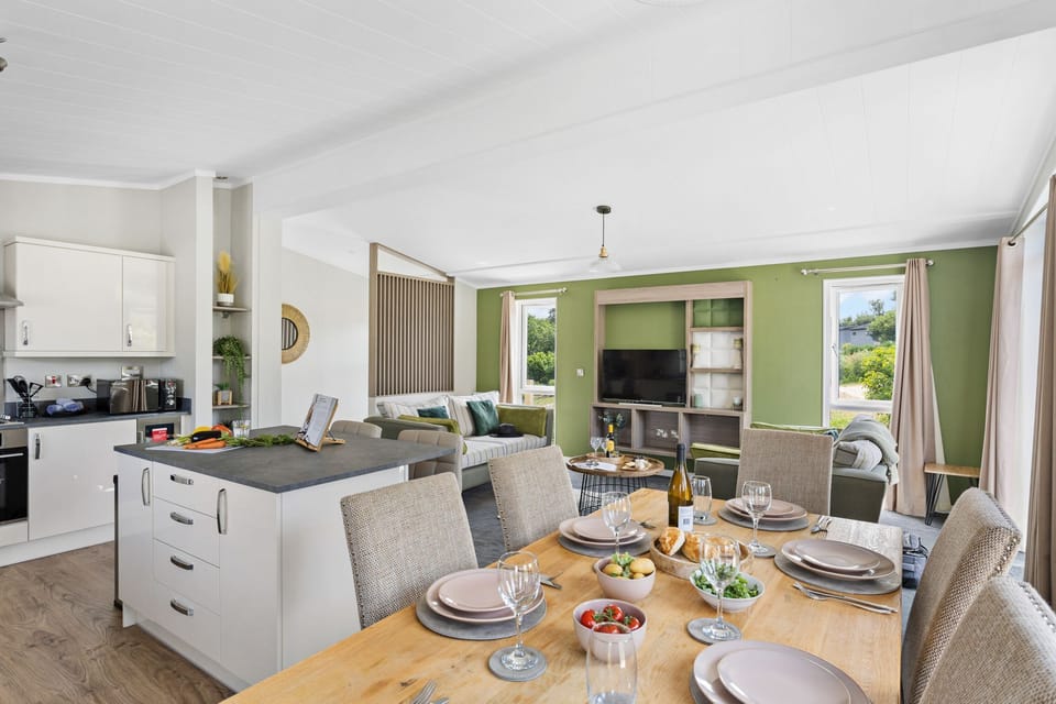 Dining area open plan to living and kitchen areas - Rose Lodge