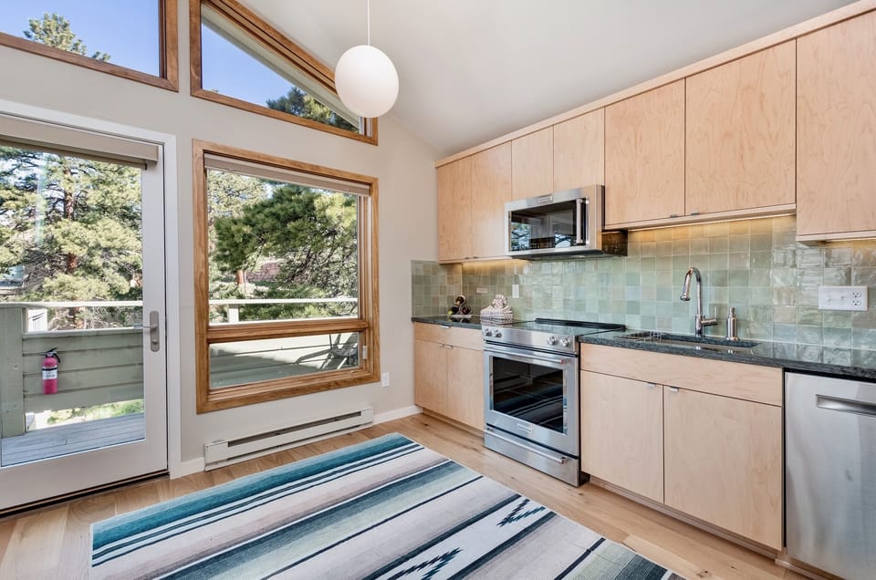 Condo, 3 Bedrooms | Private kitchen | Coffee/tea maker, fridge, oven, toaster
