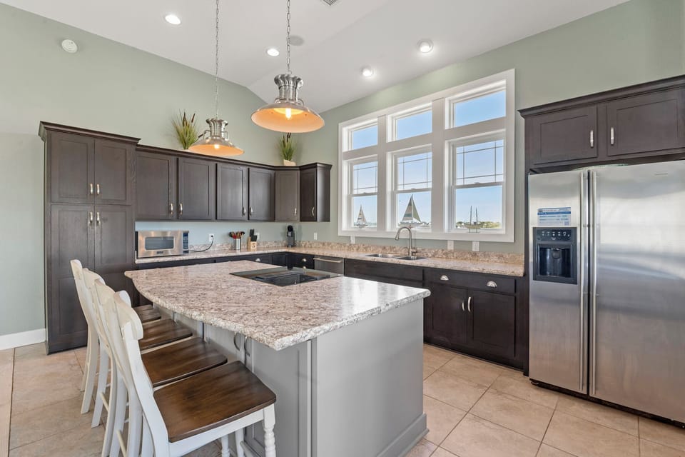 SAND1: Endless Summer | Top Level Kitchen