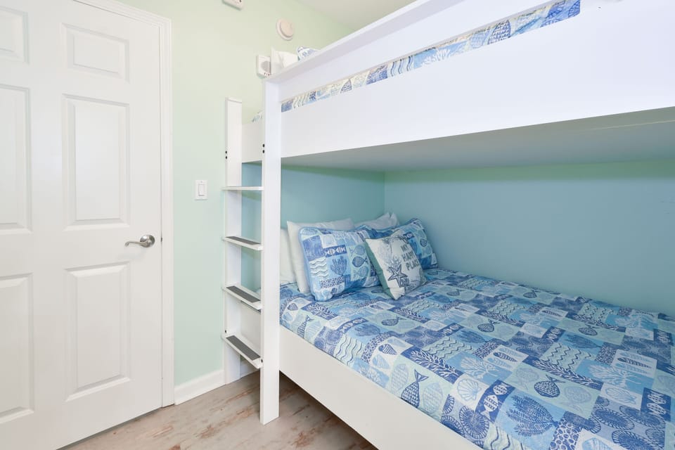 The Palms of Destin 2110 - Guest Bedroom