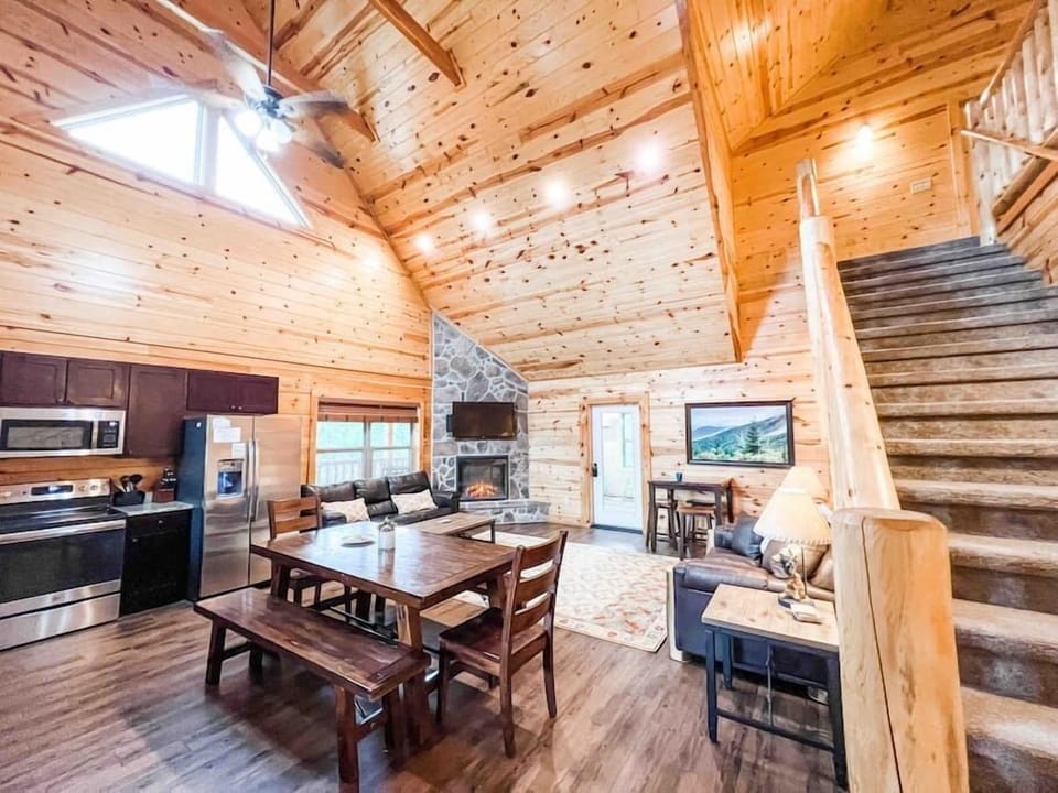 open floor plan perfect for gathering
