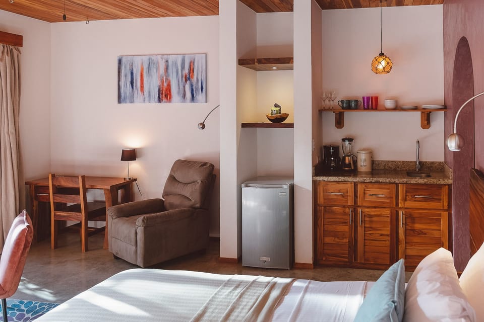 Deluxe Studio Suite | Living area