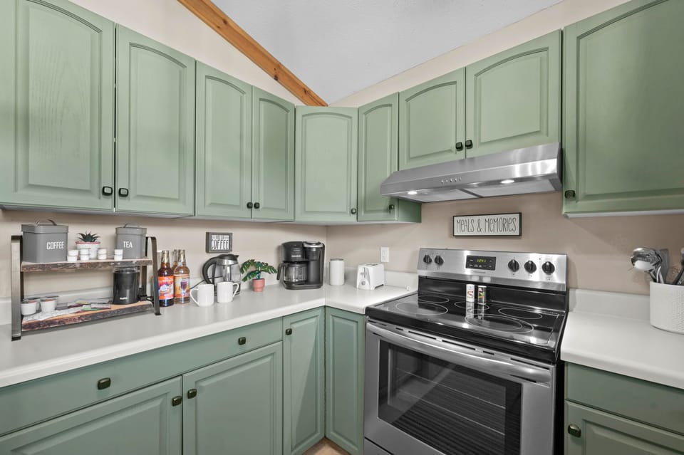 Fully stocked kitchen with new appliances and coffee & tea bar!