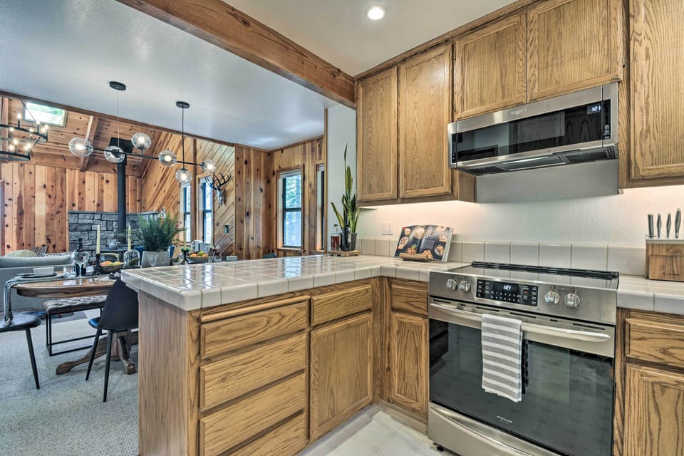 Kitchen | Main Level | Dishwasher | Toaster