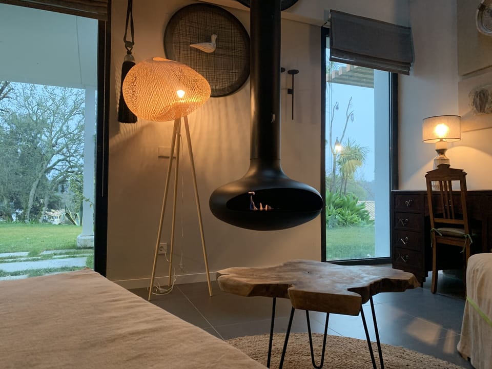 One Bedroom Villa with Kitchenette, Pool & Spa, Villa Garça Real | In-room safe, individually decorated, individually furnished