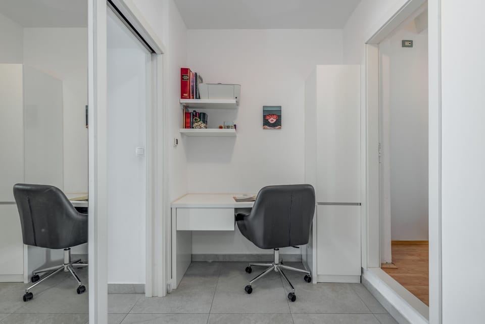 Apartment | 2 bedrooms, iron/ironing board, free WiFi, bed sheets