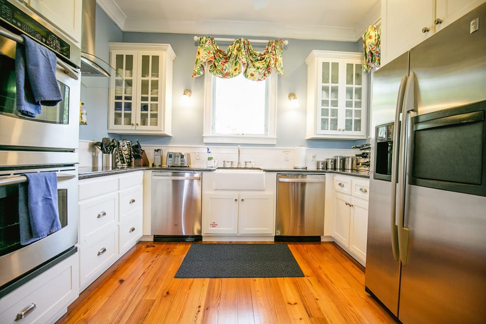 Fullsize Kitchen