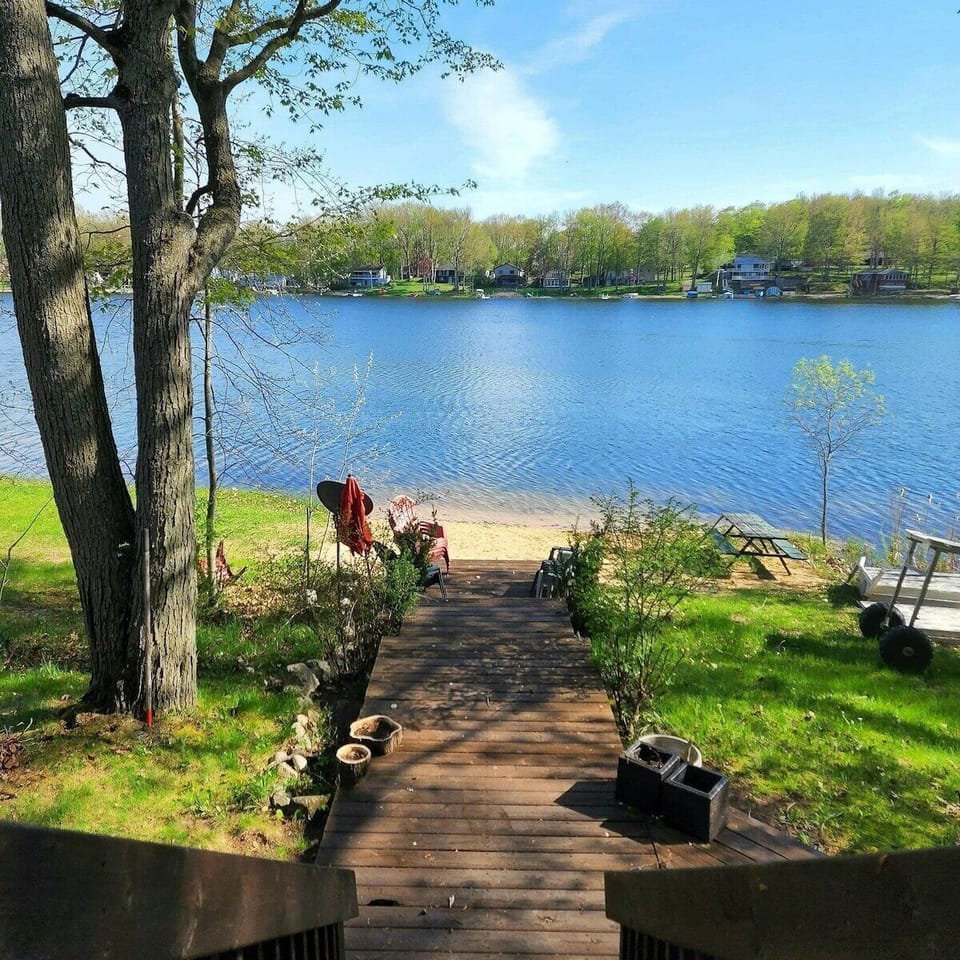 Older pic of the beach with deck landing. Now beach is twice this size.