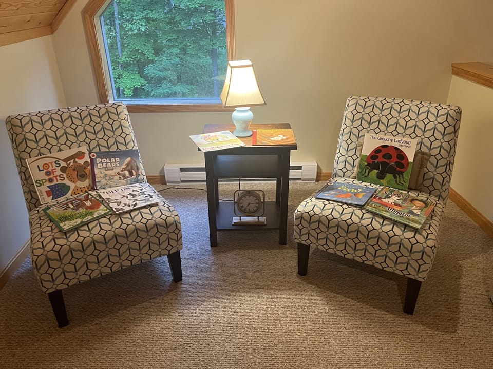 reading/sitting area with kids books!