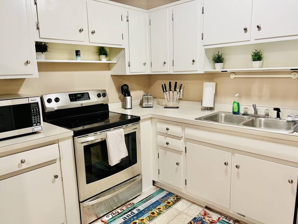 Cook up your favorite meals in this fully equipped kitchen.