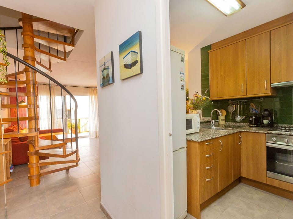 Property, Countertop, Furniture, Cabinetry, Building, Wood, Kitchen Appliance, Lighting, Interior Design, Home Appliance