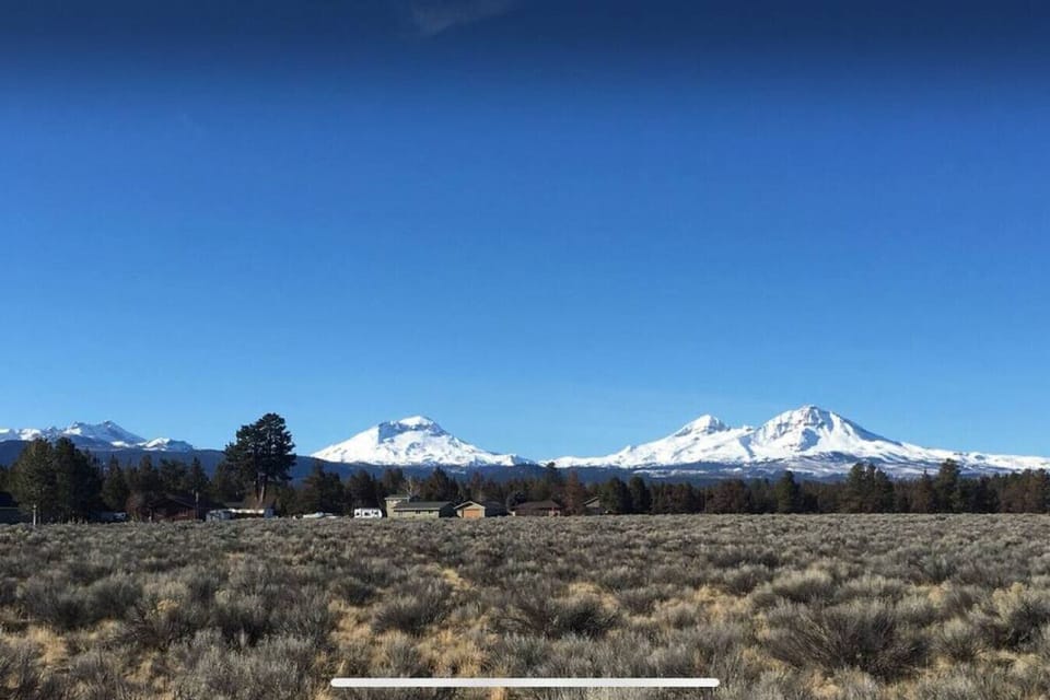 Beautiful scenery in summer & winter - Central Oregon