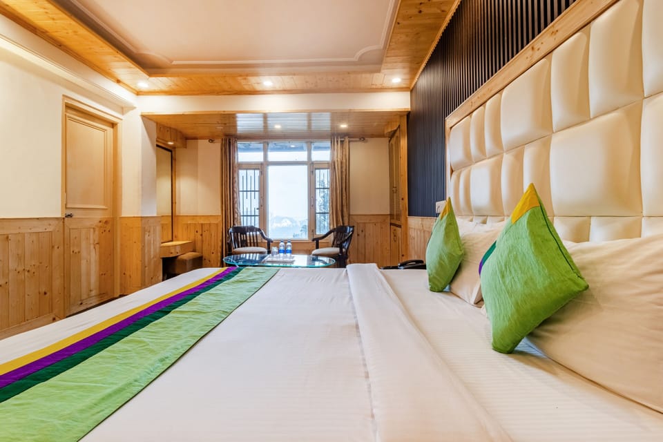 Deluxe Double Room | Desk, iron/ironing board