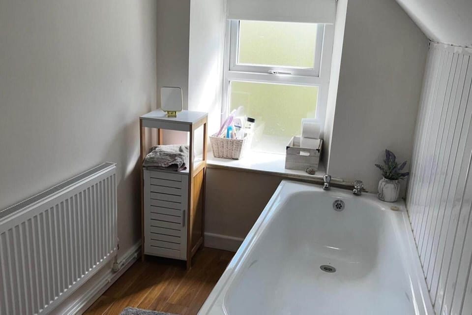 3br-sea View-fireplace-garden-free Parking Cottage in County Donegal