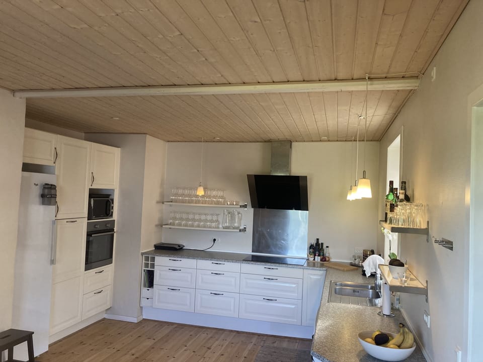 Classic Double or Twin Room | Shared kitchen facilities | Shared fridge, microwave