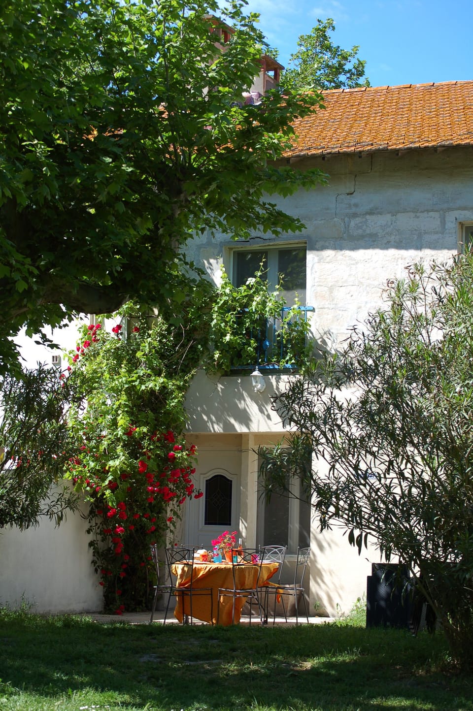Gite de charme 4 a 7 pers House in Arles