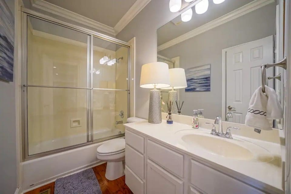 Upstairs Bathroom 3