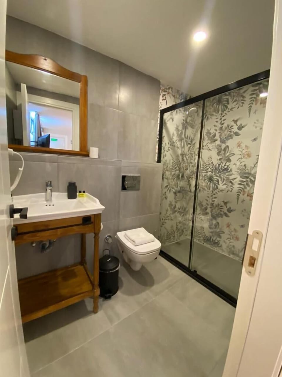 Economy Double Room | Laptop workspace, free WiFi