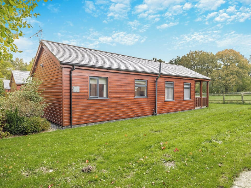 Exterior | Oscar Lodge - Birchdale Lodges & Alpaca&rsquo;s, Norton Disney, near Lincoln
