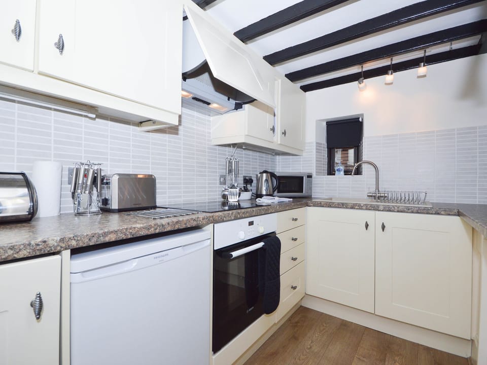 Kitchen | 5 Torwood Gables - Torwood Gables, Torquay