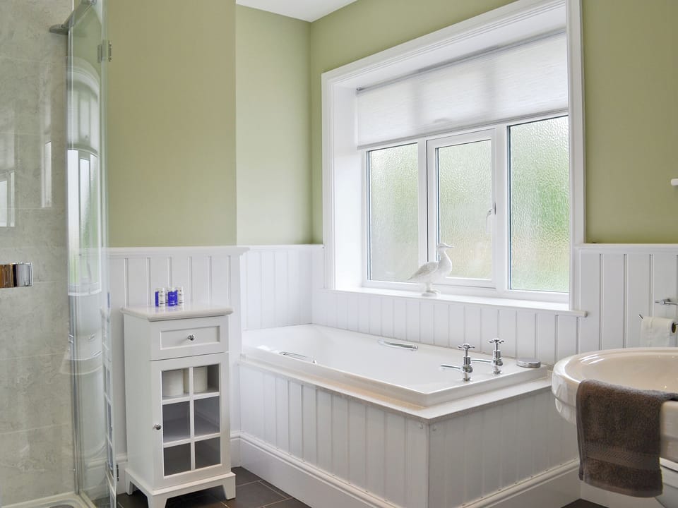 Bathroom | Tudor House, Portington