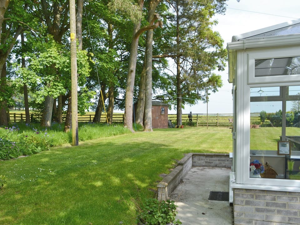 Lawned garden at rear | Glendale Mews - Glendale, Haltwhistle