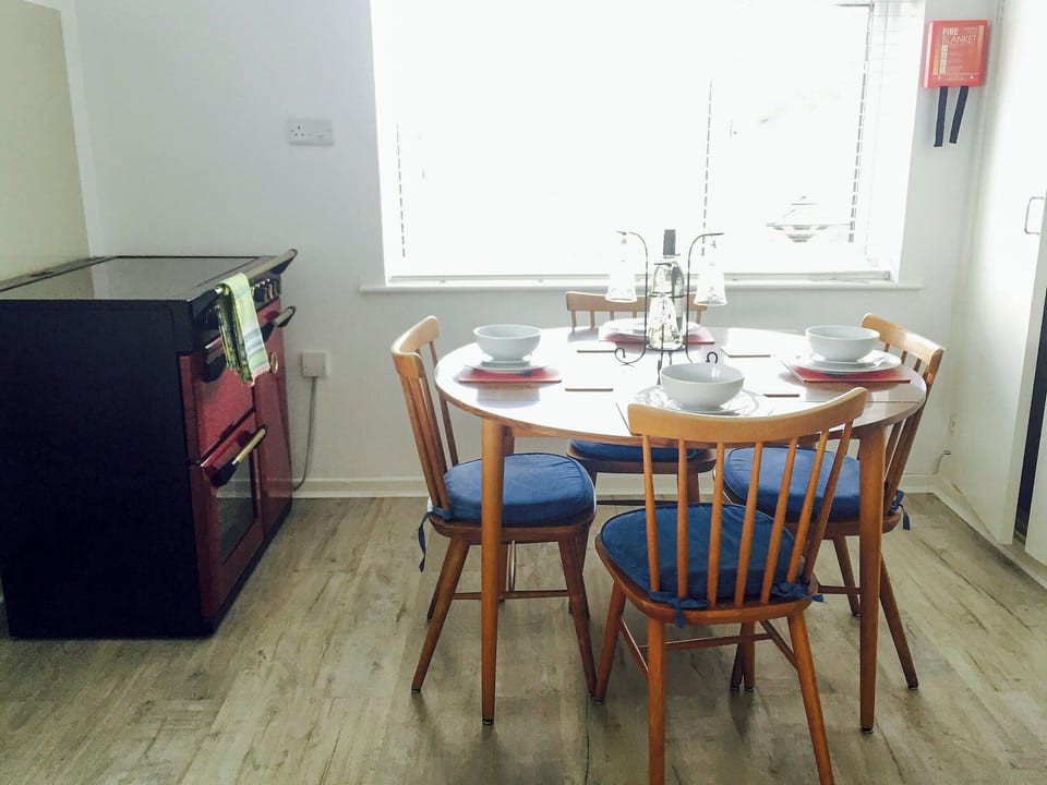 Dining area | Acres View, Caythorpe, near Nottingham