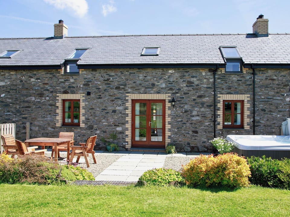 Exterior | Bwthyn Onnen - Dolyrychain, Ystrad Meurig