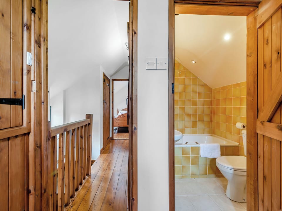 Bathroom | Ty Nant - Cennen Cottages at Blaenllynnant, Gwynfe, Llangadog