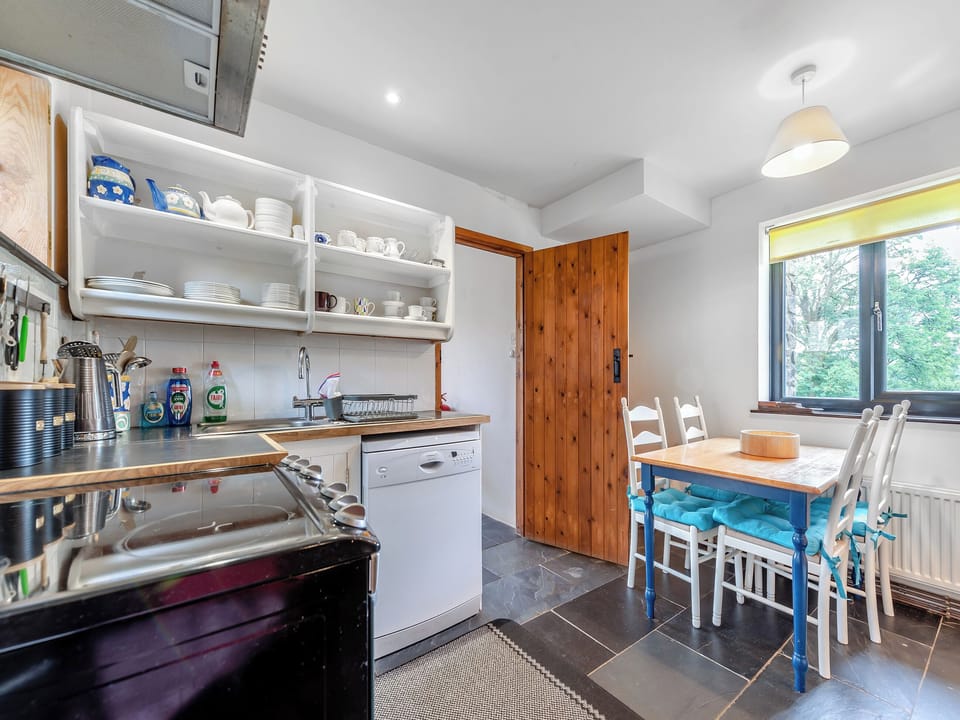 Kitchen/diner | Ty Nant - Cennen Cottages at Blaenllynnant, Gwynfe, Llangadog