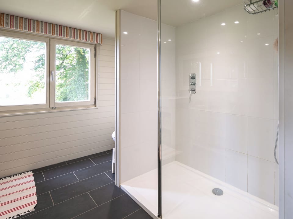 Shower room with large cubicle | Tor Hatch Cabin, Shere, near Guildford